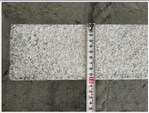 G623 Chinese Grey Granite Bush Hammered Curbstone