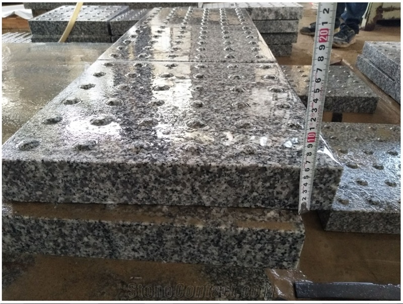 G623 Grey Granite Sandblasted Blind Stone Pavers