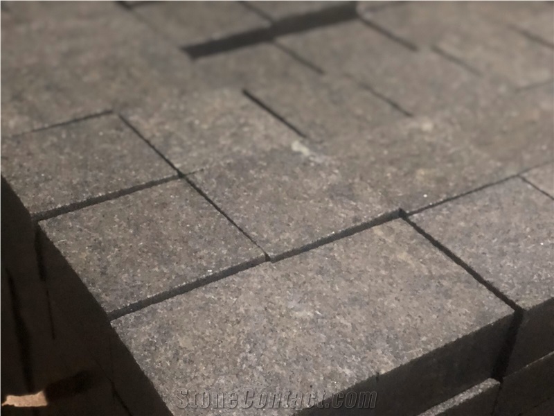 Cubes from Antik Nero Gabbro 10x10x5cm Flamed