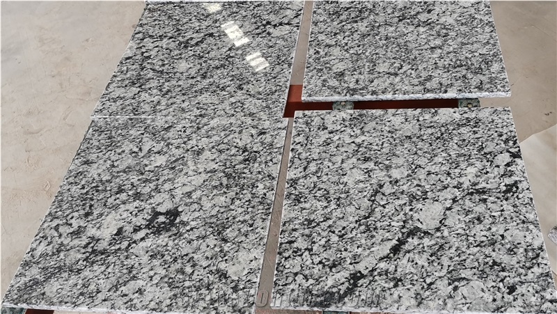 Spary White Granite Thin Tile(1.3cm)