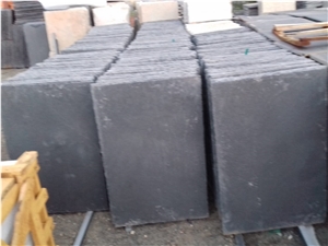 Kadappa Black Tumbled Limestone Pavers