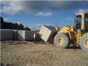 Granito Blanco Almendra Granite Block