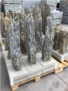 Aurora Stone Garden Monolith
