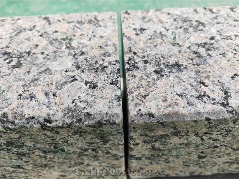 China Supplier Caledonia Granite Tiles
