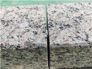 China Supplier Caledonia Granite Tiles