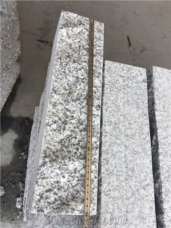 G602 Light Grey Granite Kerbstone Natural Split
