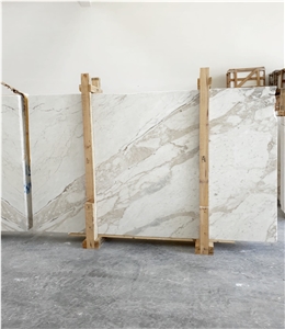 White Estremoz Bookmatch, Calacatta Portugal