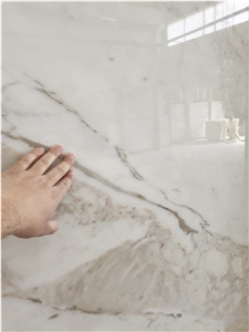 White Estremoz Bookmatch, Calacatta Portugal