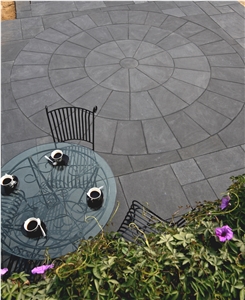 Black Lime - Natural Classic Circle Patio Paving Black Lime - Natural Classic Circle Patio Paving