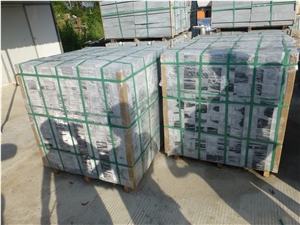 China Black Basalt Natural Flamed Paving Tile