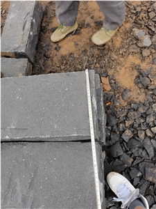 Bluestone Split Garden Park Kerb