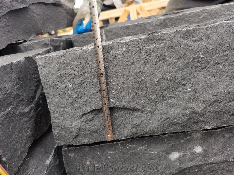 Bluestone Split Garden Park Kerb