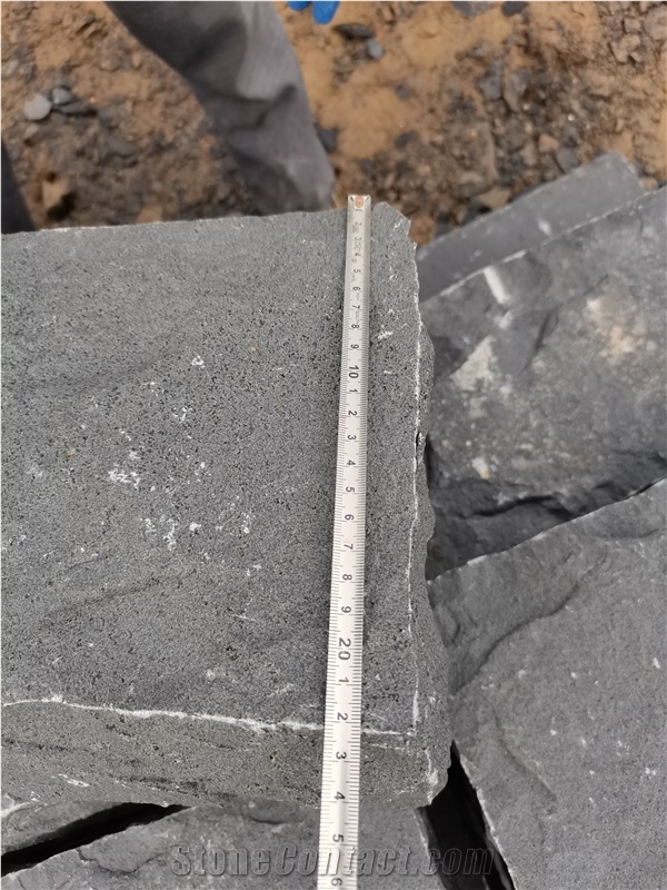 Bluestone Split Garden Park Kerb