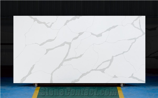 Engineered White Calacatta Quartz Stone Slab