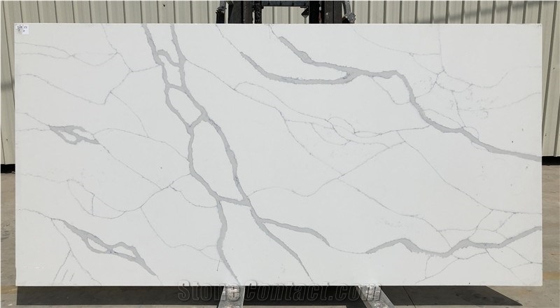 Goldtop Calacatta Quartz Slabs