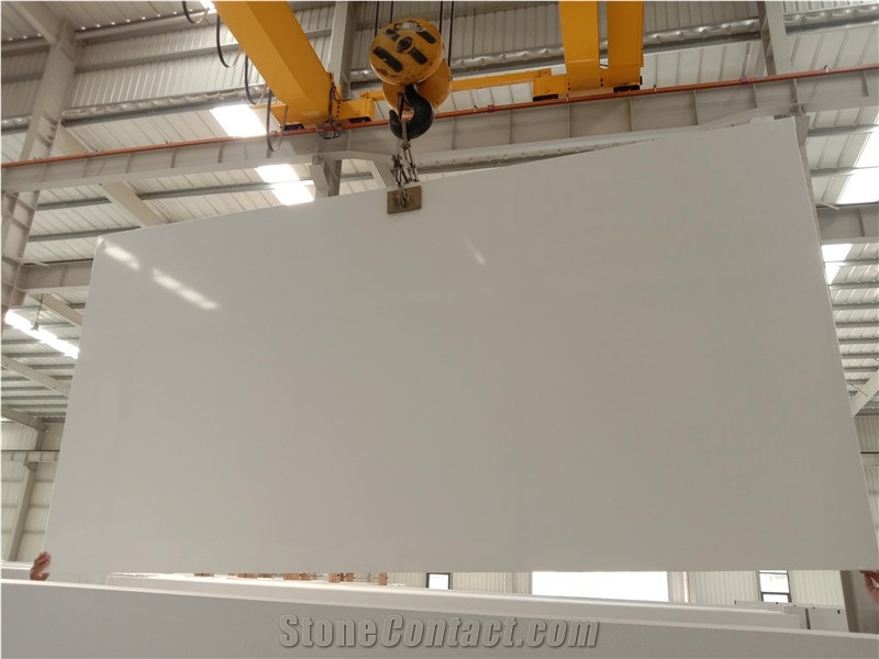 Pure White Calacatta Quartz Countertop Slab