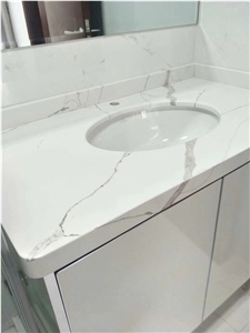 White and Grey Vein Calacatta Quartz Kitchen Slab