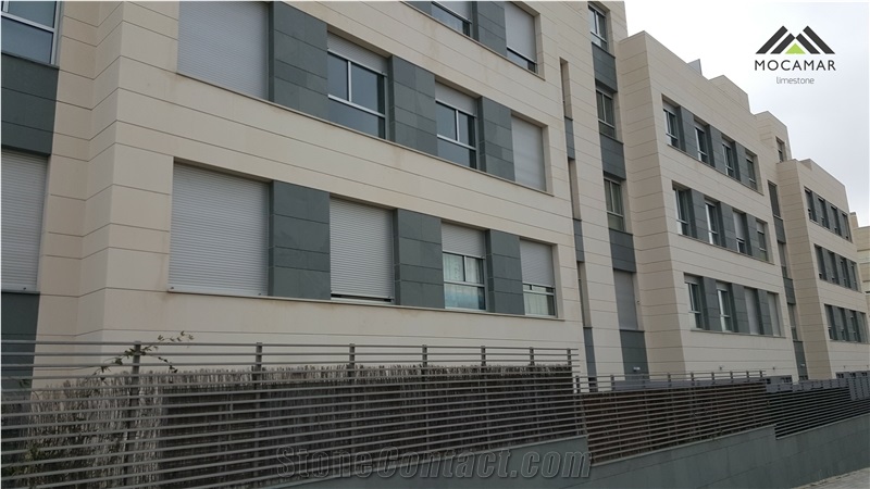 Moca Medium Grain Vein-Cut Limestone Tiles