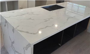 Calacatta Gold Quartz Kitchen Countertops