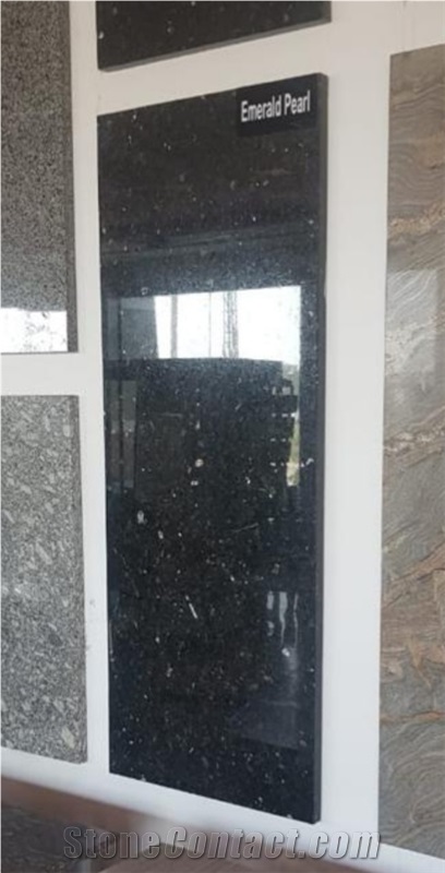 Emerald Black Granite Blocks