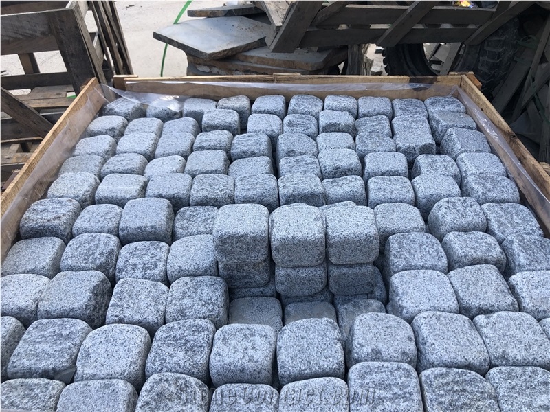 Grey Granite in Antic Tumbled Cobblestone, Cubed Pavers