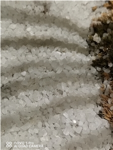 White Quartzite Peeble Crushed Stone River Walkway