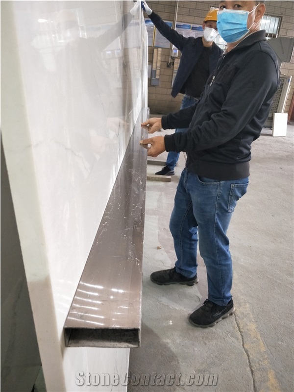 Engineered White Calacatta Quartz Stone Slab