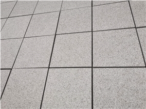 India Platinum White Granite Flaned Floor Tiles