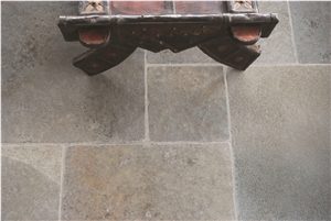 Derwent Hc Grey Multi Brushed Limestone Tiles