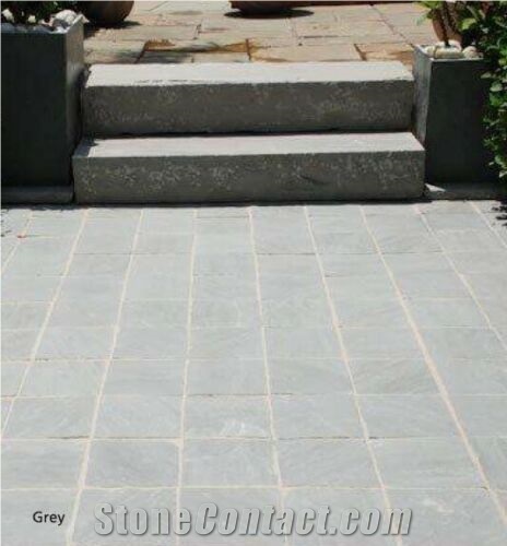 Grey Natural Hand Cut Paving Setts