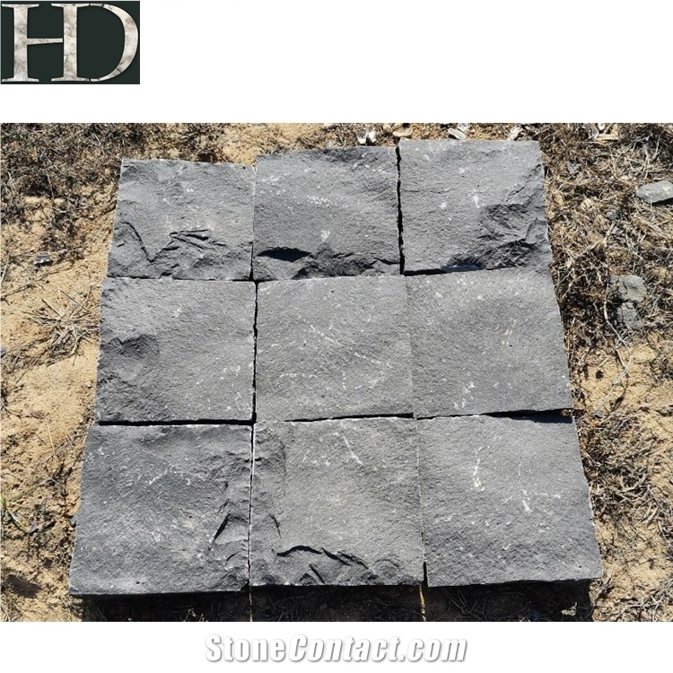 China Black Basalt Cobble Stone Cube Natural Split