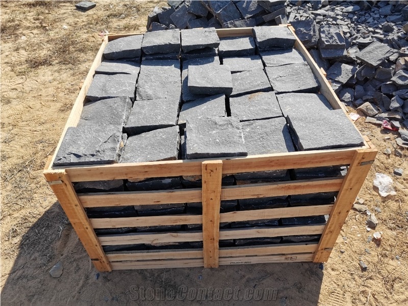 China Black Basalt Cobble Stone Cube Natural Split
