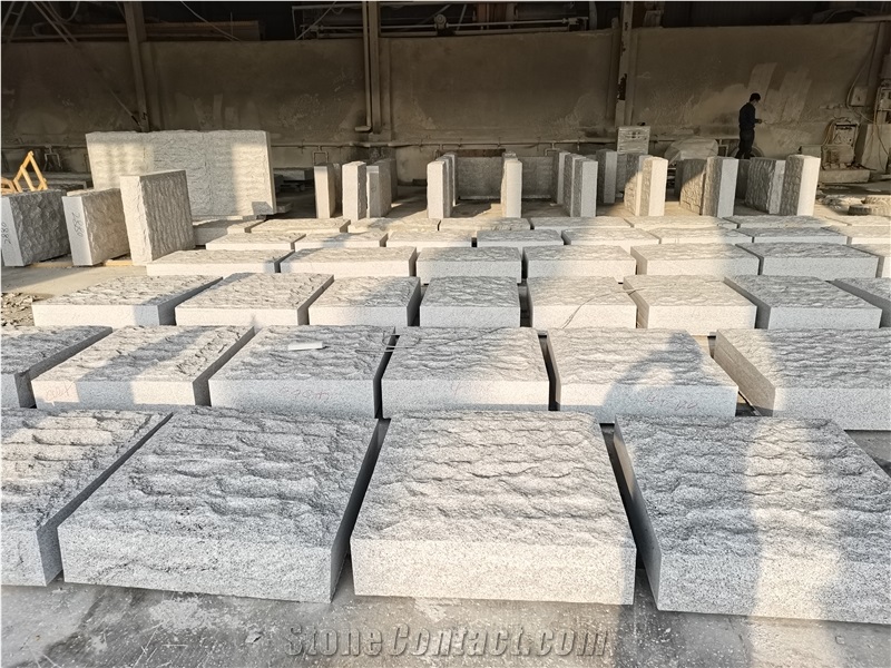Bianco Crystal Granite Mushroomed Garden Walling