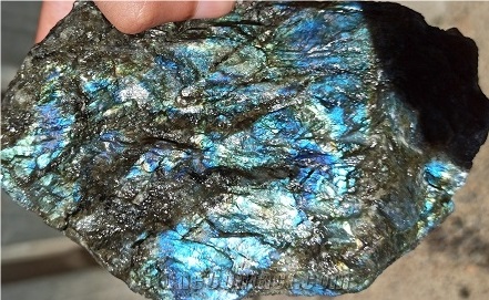 Rough Blue Labradorite Madagascar
