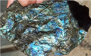 Rough Blue Labradorite Madagascar