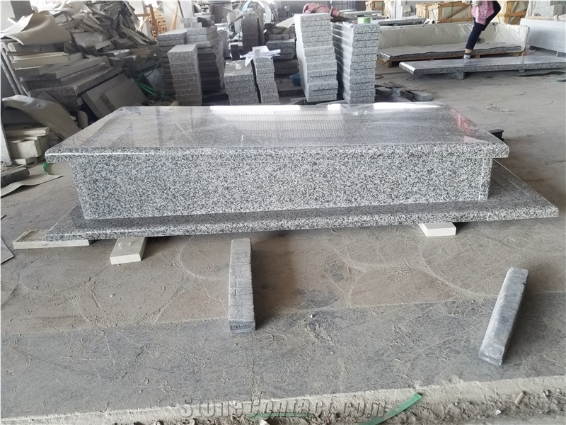 European Tombstone Jilin White Granite Headstone