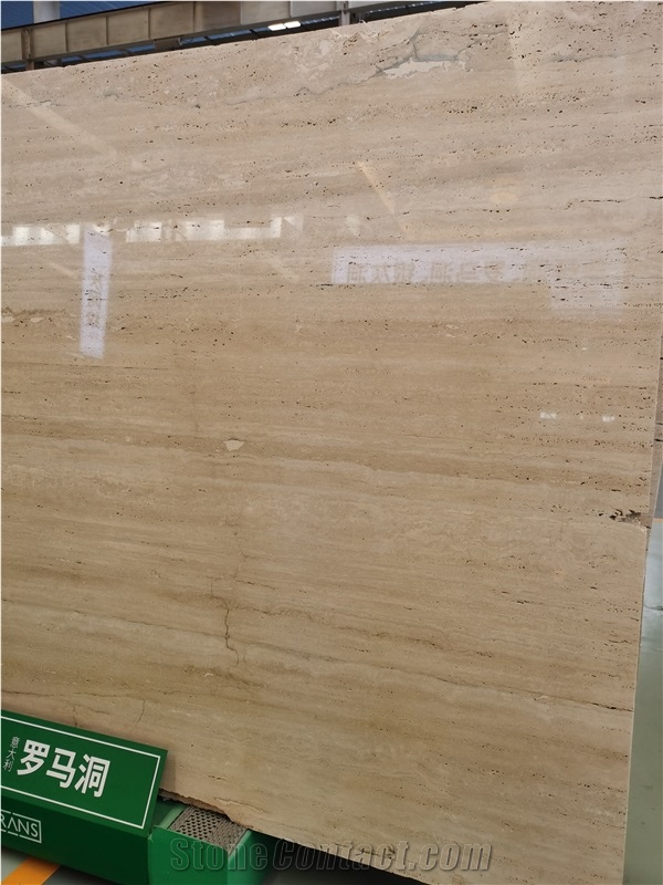 Italia Serpeggiante Classico Beige Travertine Slabs