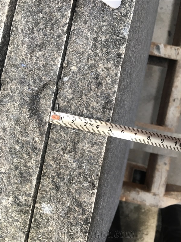 G684 Black Granite Rockcut Natural Split Step Stair