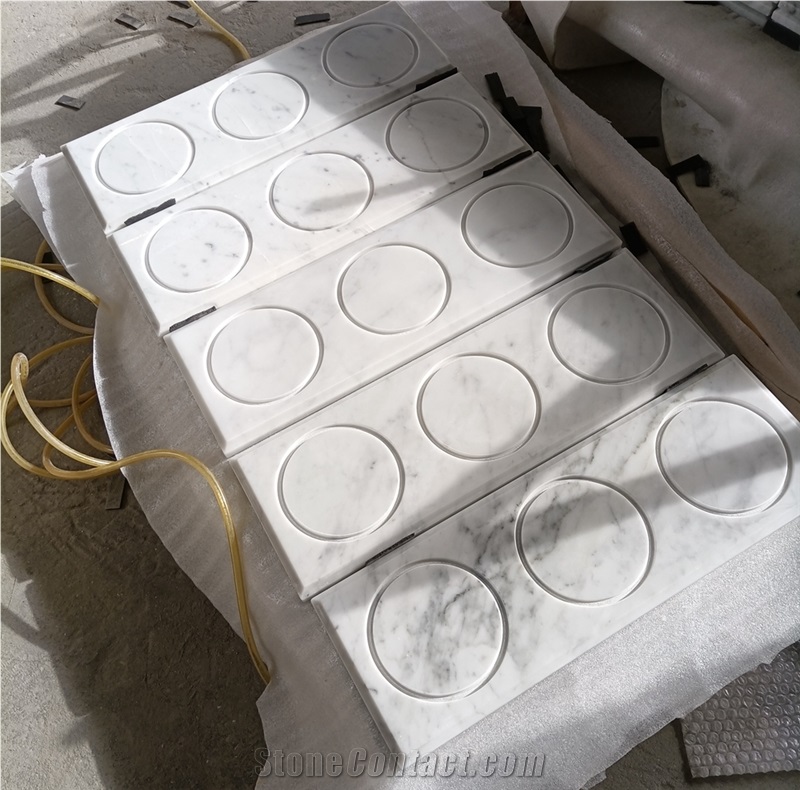 Decorative Candle Plate in Arabescato White Marble