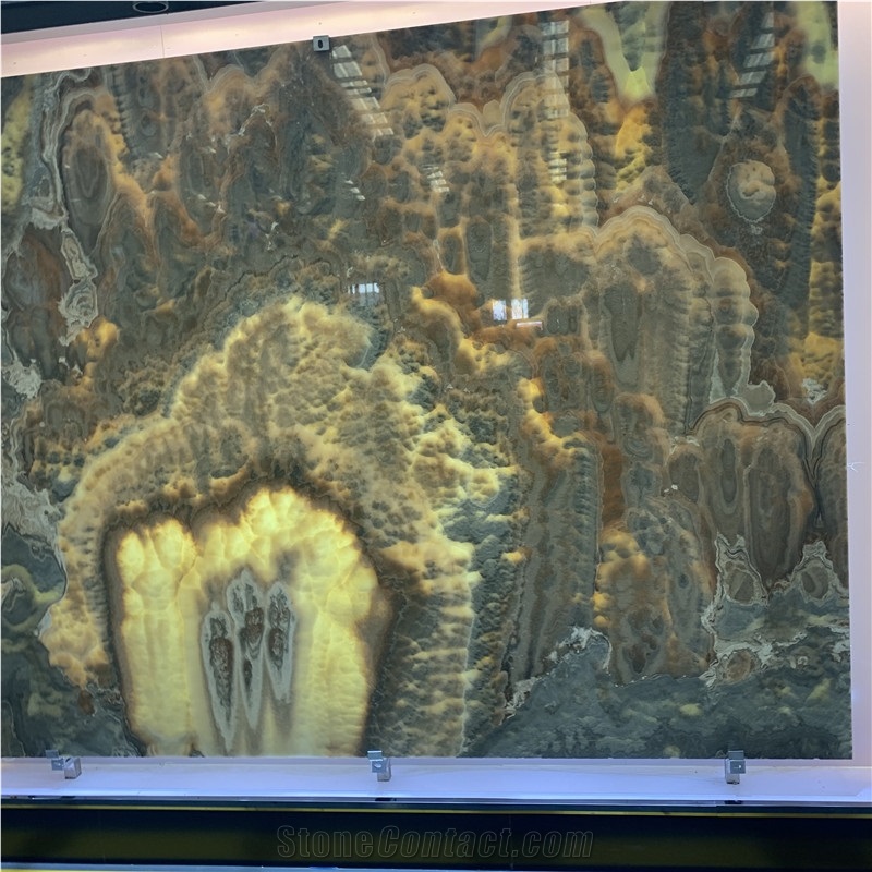 Backlit Brown Onyx Slab for Background Wall