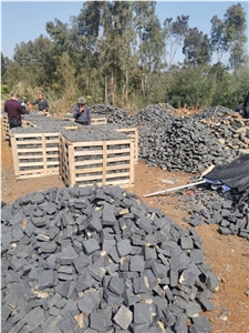 Chinese Black Cobblestone Paving Mats 10x10x5cm