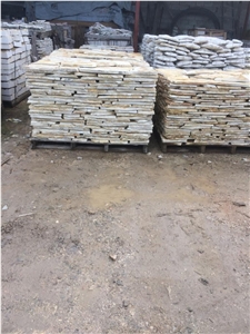 Natural Yellow Sandstone Irregular Flagstone for Walling, Paving