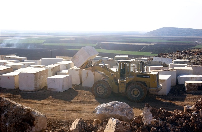 Ergani Beige Marble Blocks