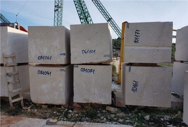 Crema Giulia Limestone Blocks