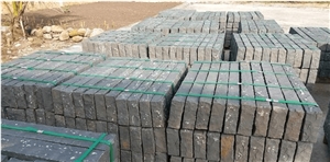China Dark Grey Granite Split Kerbstone