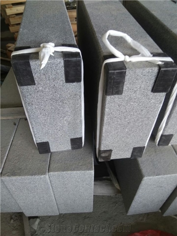 China Cheap Grey Granite Kerbstone