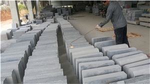 China Cheap Grey Granite Kerbstone