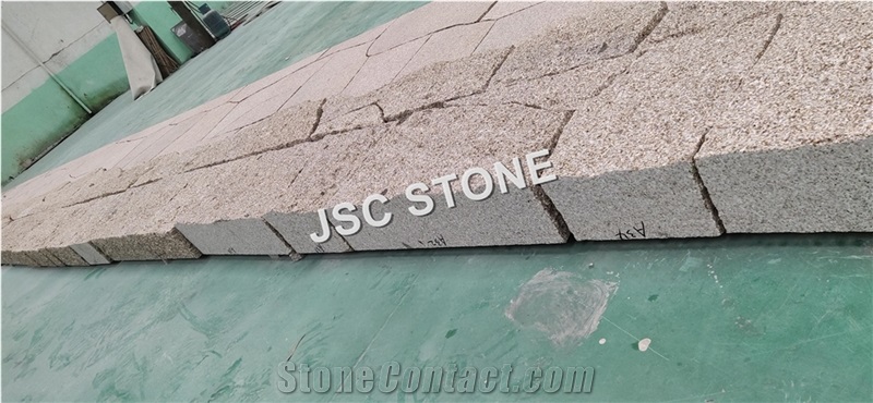 Rusty Gold Granite G682 for Flooring Tile