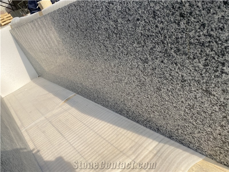 New Halayeb Granite Kitchen Countertops