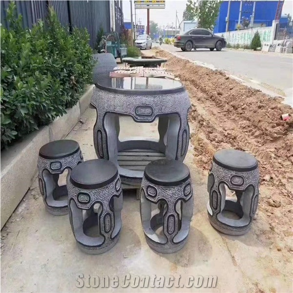 Black Marble Table and Chairs for Outdeer